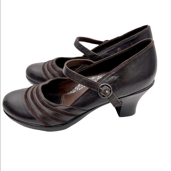Dansko Shoes - Dansko Maryjanes all leather with ankle strap and buckle. Like new condition